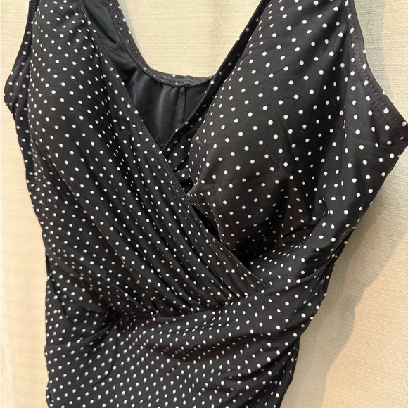 Miraclesuit Black White Polka Dot Padded One Piece Swimsuit Sz 16W - Picture 2 of 9